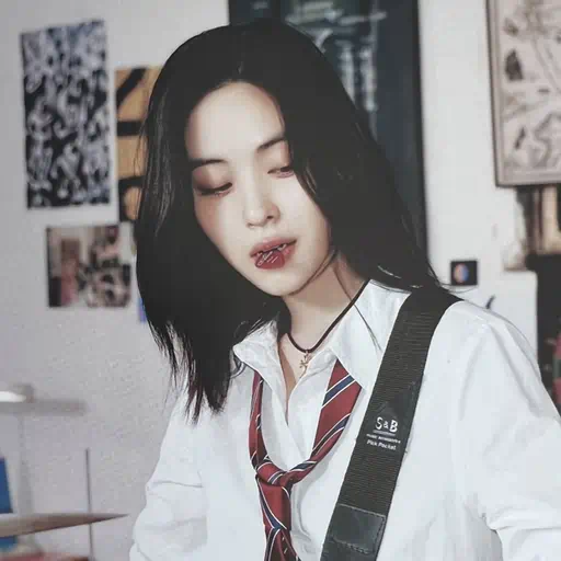✿    ryujin    𖹭    .    she he's avatar