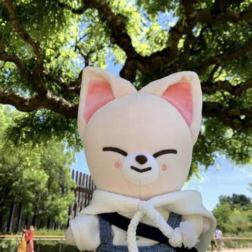 ✿    foxi.ny    𖹭    .    he they it fox's avatar