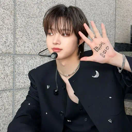 ✿    ej / euijoo    𖹭    .    he they's avatar